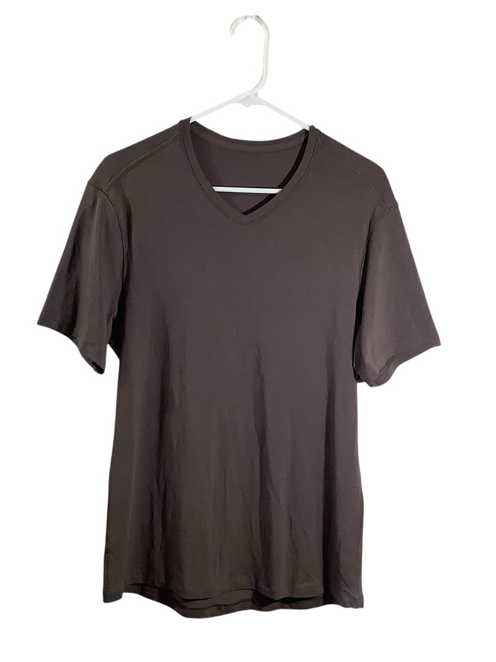 lululemon athletica Men's V-Neck Short Sleeve Tee - Brown